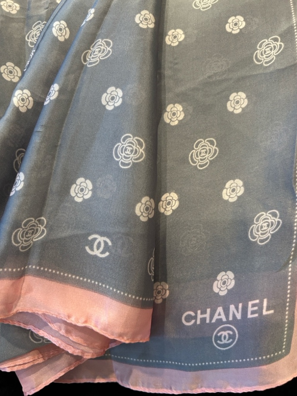 XL Silk fashion Scarf Gray with Pink Edge
